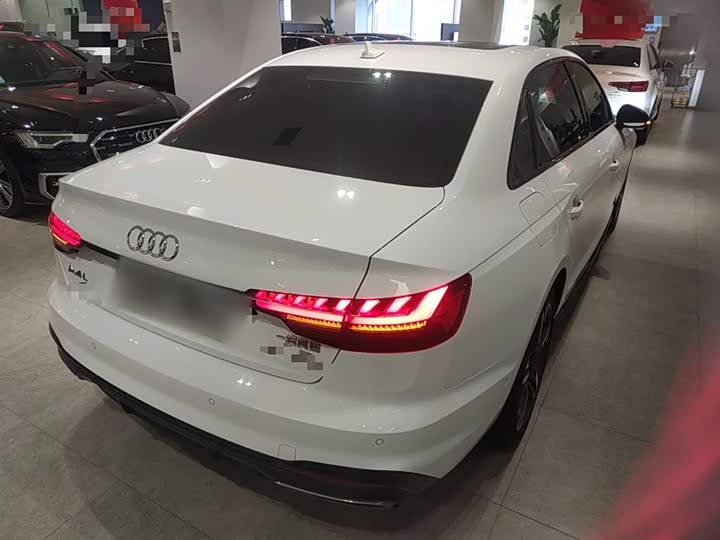 Фото 7 - Audi A4L