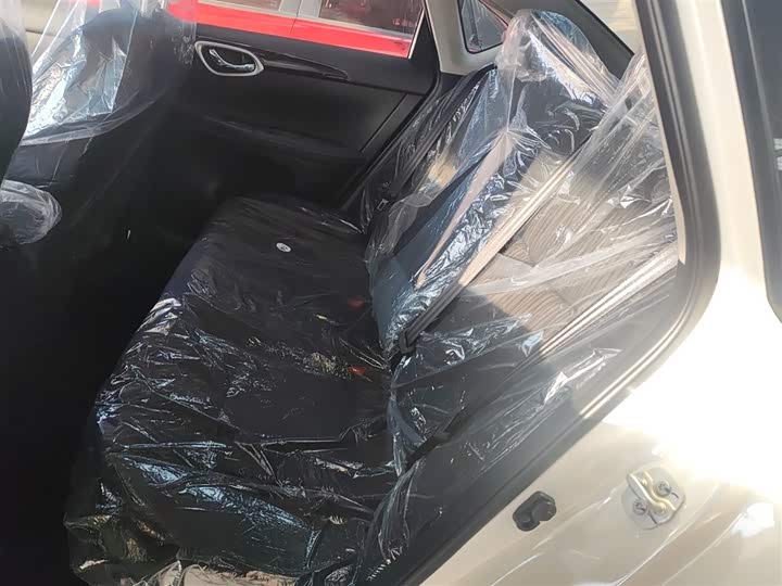 Фото 17 - Nissan Sylphy