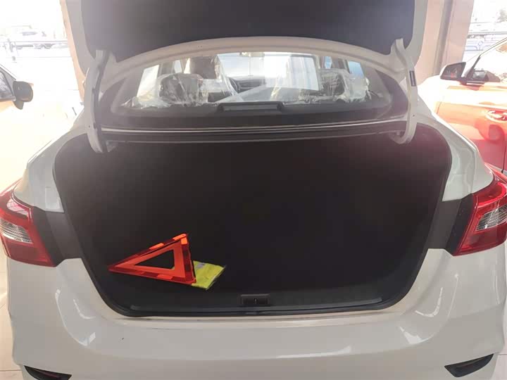 Фото 19 - Nissan Sylphy