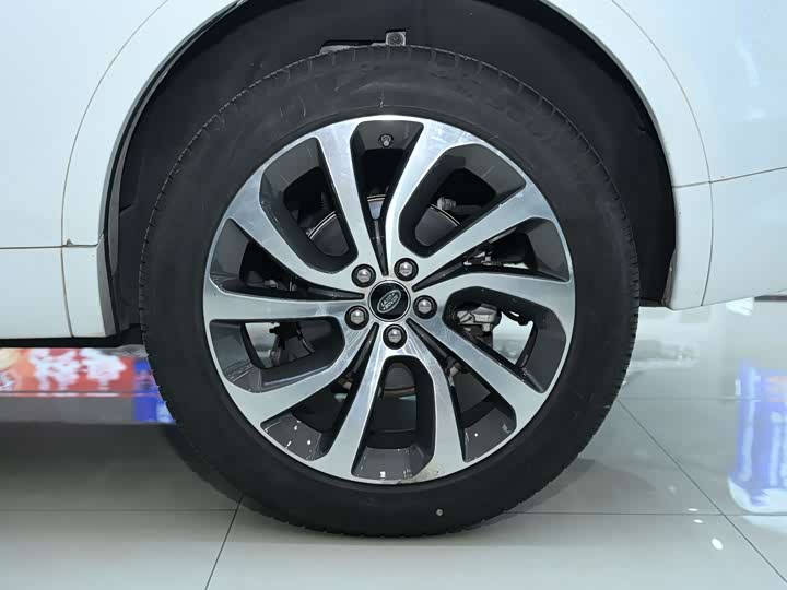 Фото 16 - Land Rover Discovery Sport