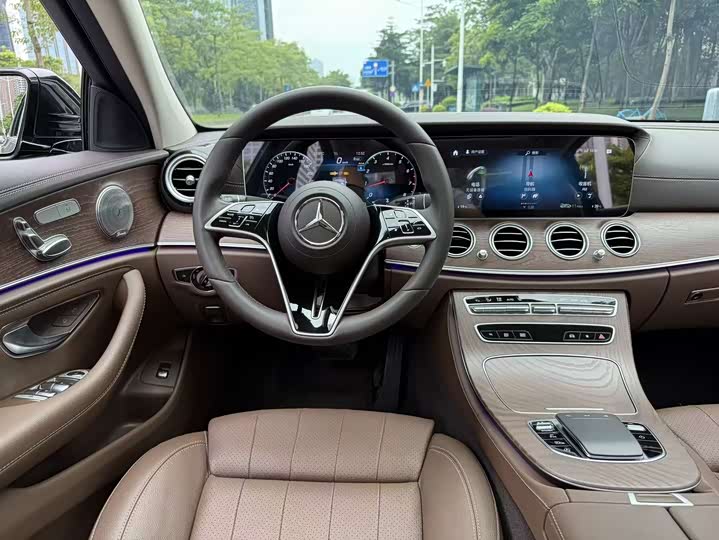 Фото 8 - Mercedes-Benz E-Class