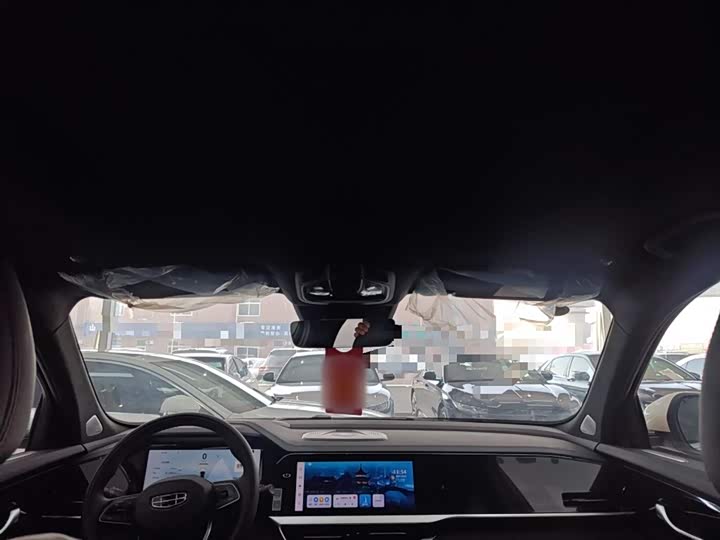 Фото 18 - Geely Monjaro