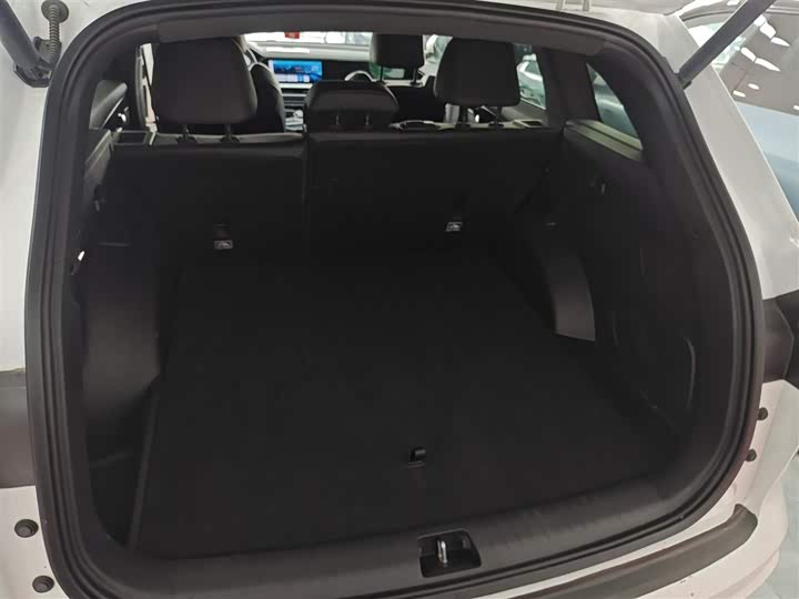 Фото 19 - Geely Monjaro