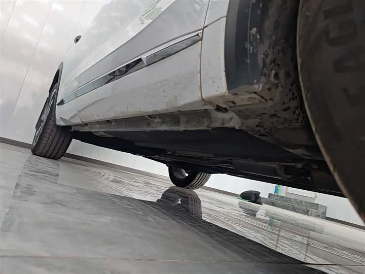 Фото 21 - Geely Monjaro