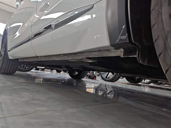 Фото 22 - Geely Monjaro