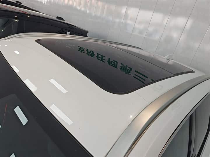 Фото 27 - Geely Monjaro