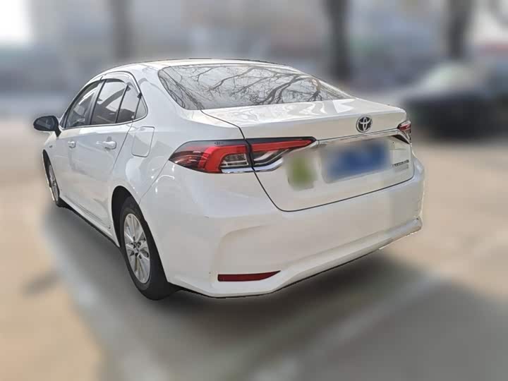 Фото 27 - Toyota Corolla