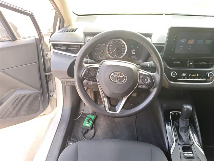 Фото 3 - Toyota Corolla