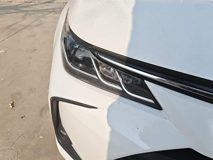 Фото 30 - Toyota Corolla