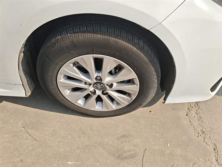 Фото 31 - Toyota Corolla