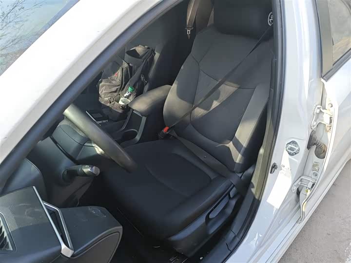 Фото 8 - Toyota Corolla