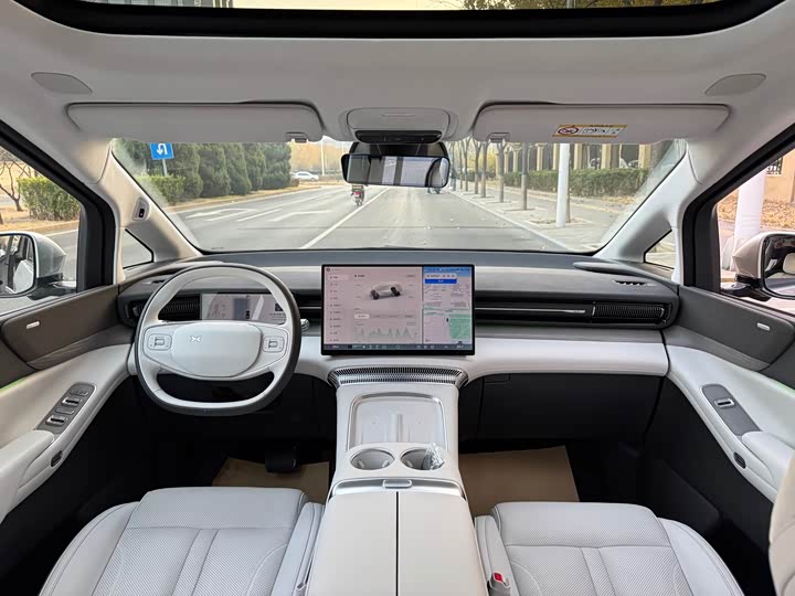 Фото 8 - XPeng X9