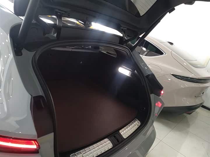 Фото 19 - Nio ET5T