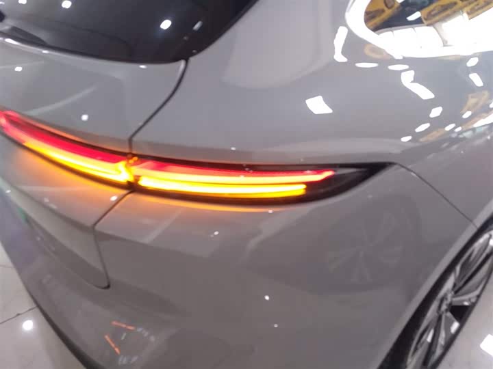 Фото 8 - Nio ET5T