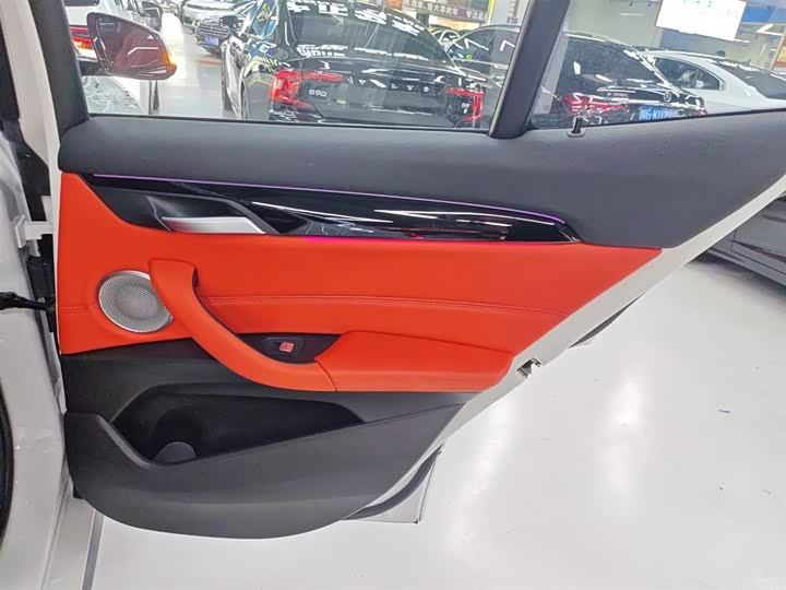 Фото 16 - BMW X2