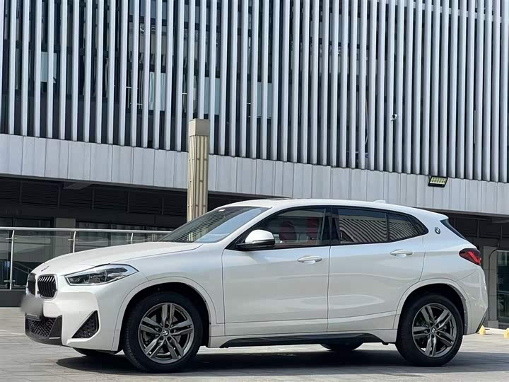 Фото 25 - BMW X2