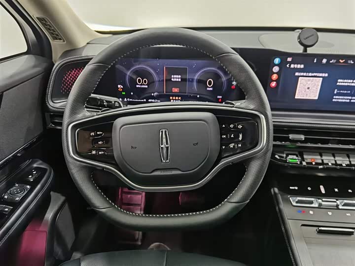 Фото 11 - Lincoln Corsair