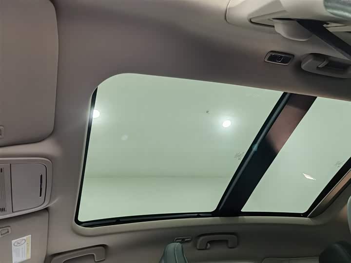 Фото 14 - Lincoln Corsair