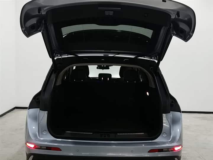 Фото 16 - Lincoln Corsair