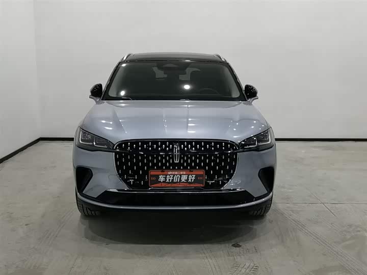 Фото 3 - Lincoln Corsair