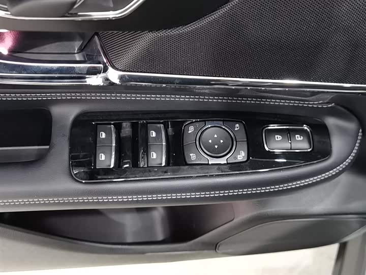 Фото 9 - Lincoln Corsair