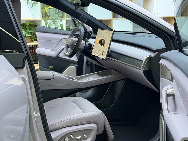 Фото 10 - Nio Onvo L60