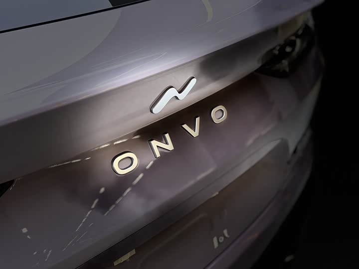 Фото 11 - Nio Onvo L60