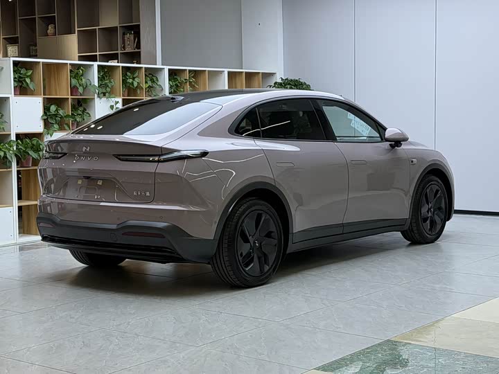 Фото 12 - Nio Onvo L60