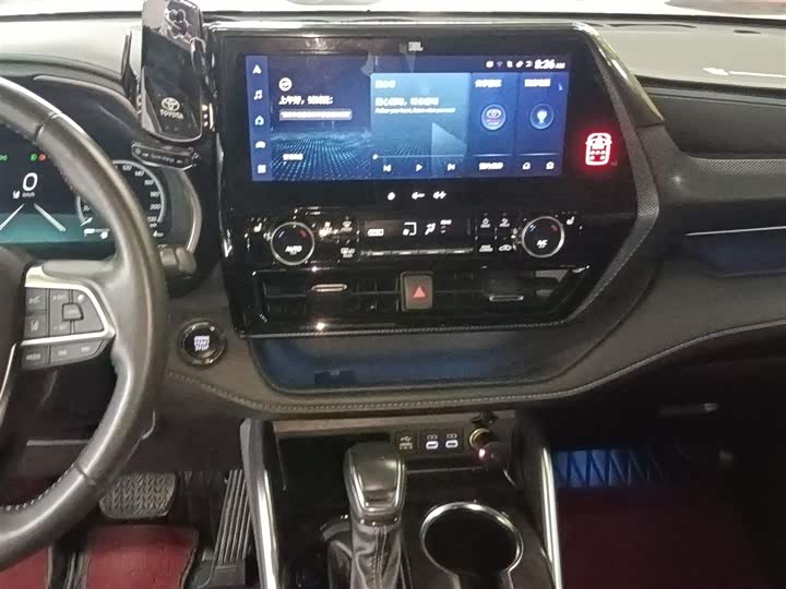 Фото 13 - Toyota Crown Kluger