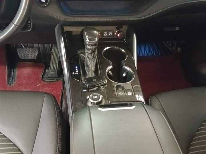 Фото 14 - Toyota Crown Kluger