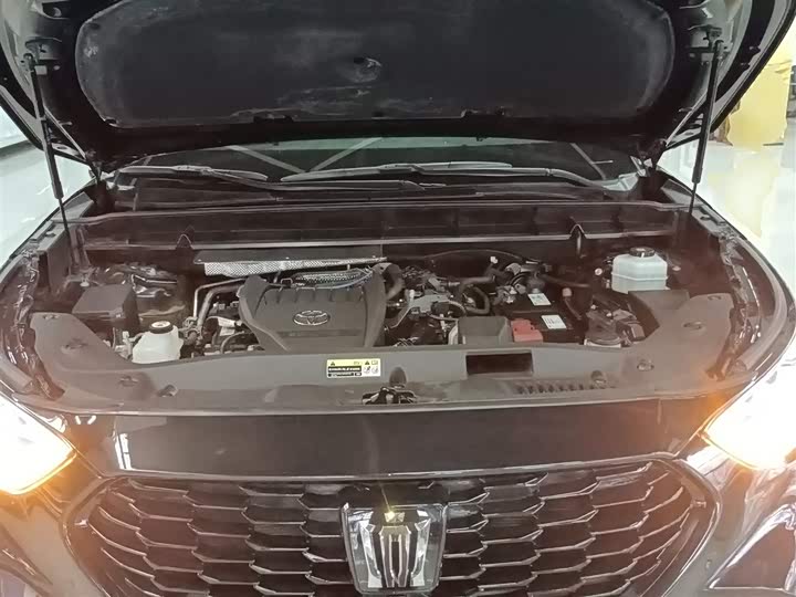 Фото 20 - Toyota Crown Kluger