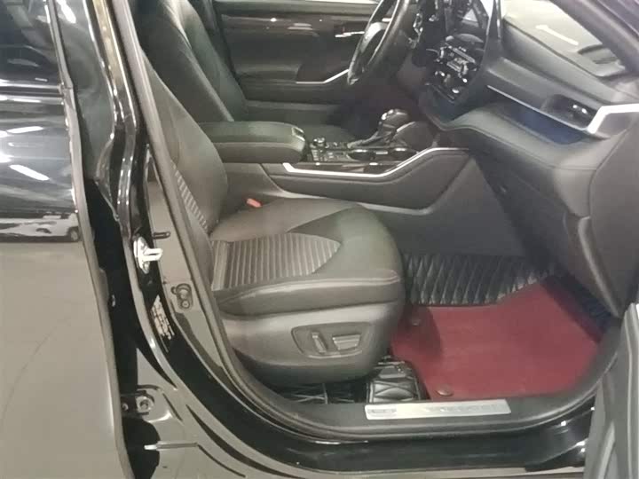 Фото 25 - Toyota Crown Kluger