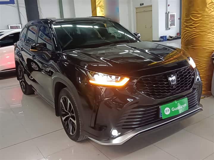 Фото 4 - Toyota Crown Kluger