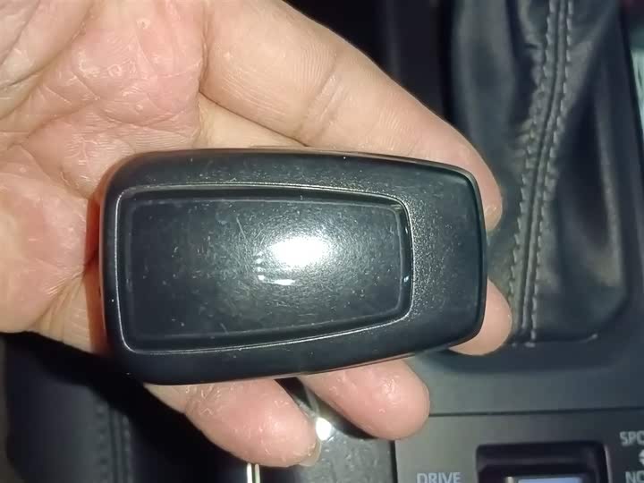 Фото 9 - Toyota Crown Kluger