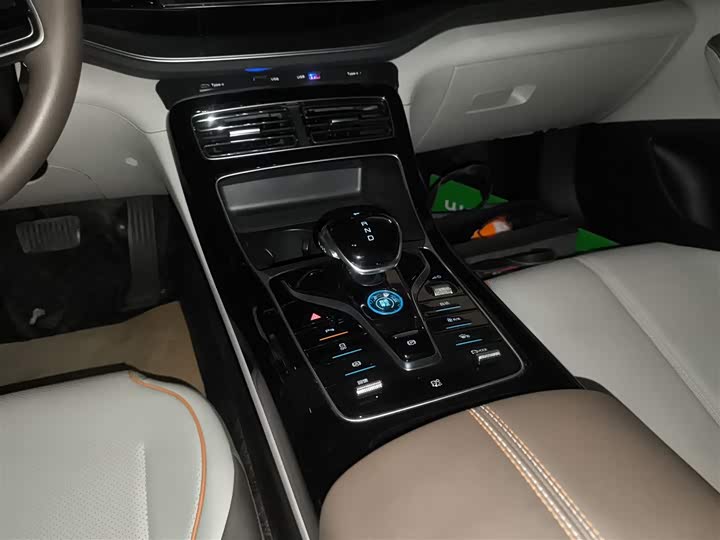 Фото 14 - BYD Qin Plus