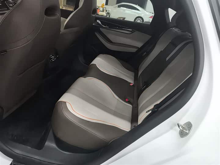 Фото 17 - BYD Qin Plus