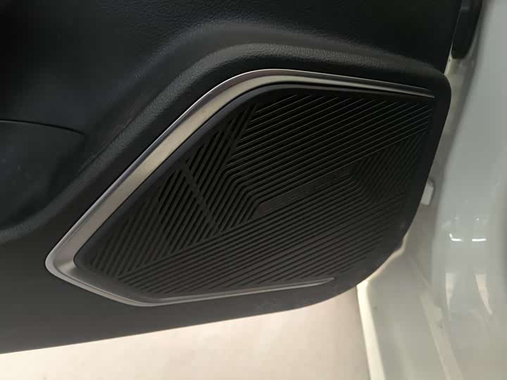 Фото 10 - Bestune B70