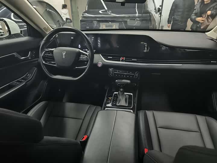 Фото 6 - Bestune B70