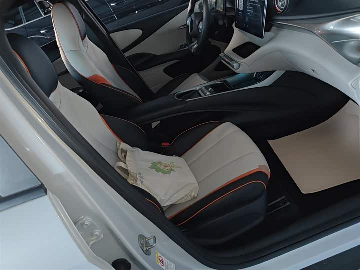 Фото 25 - BYD Dolphin