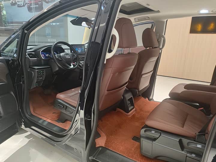 Фото 12 - Honda Odyssey