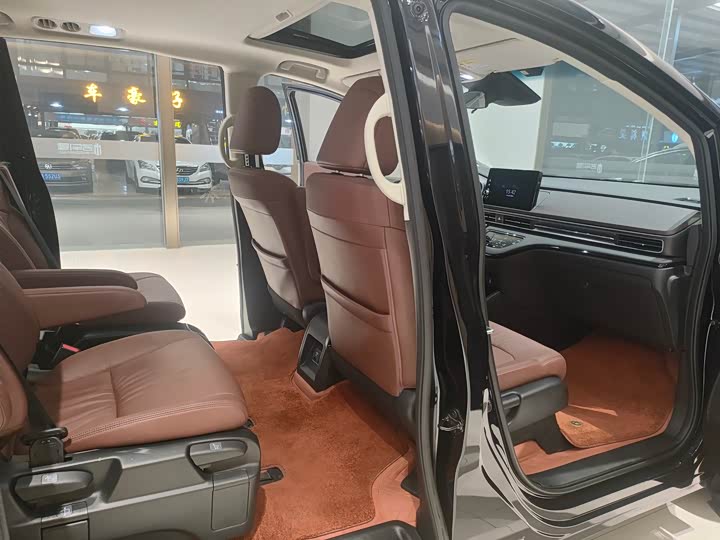 Фото 14 - Honda Odyssey