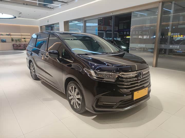 Фото 2 - Honda Odyssey