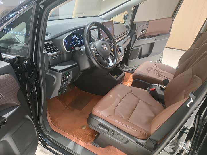 Фото 9 - Honda Odyssey