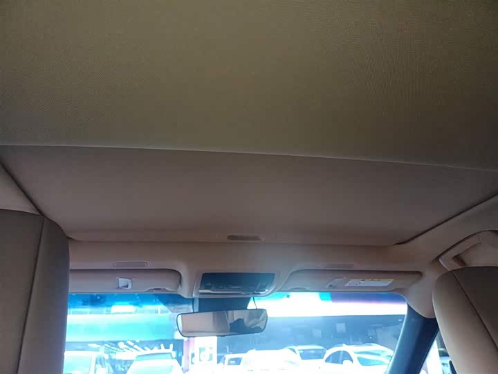 Фото 18 - Lexus ES