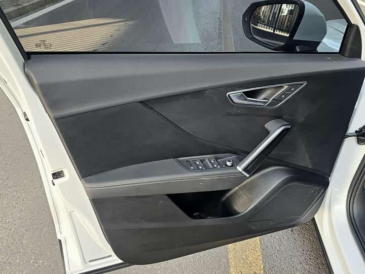 Фото 14 - Audi Q2L