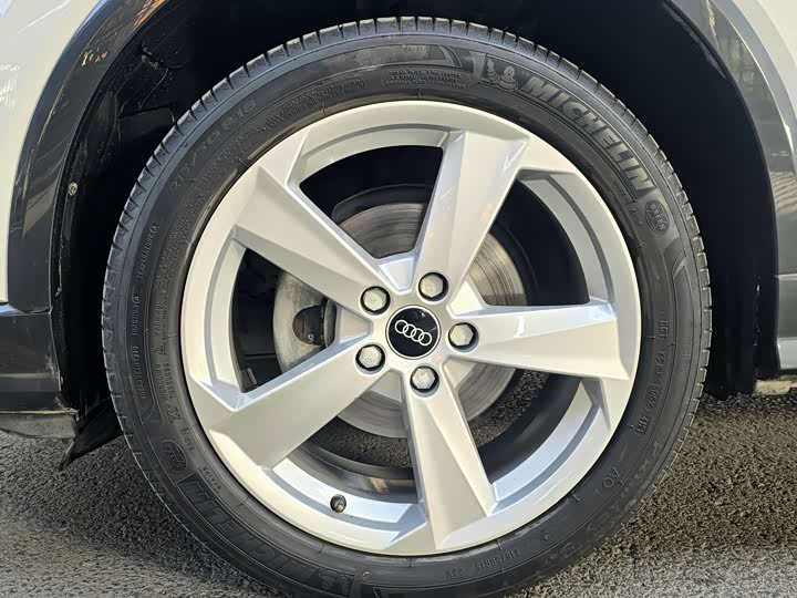 Фото 15 - Audi Q2L