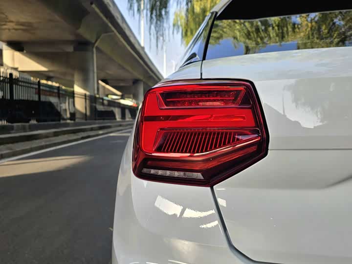 Фото 17 - Audi Q2L