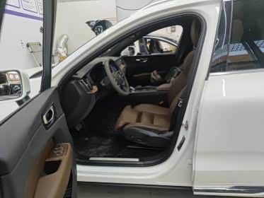 Фото 4 - Volvo XC60