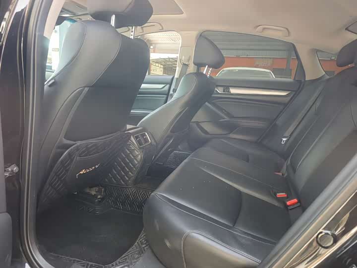 Фото 6 - Honda Accord