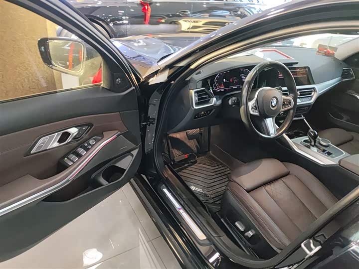 Фото 16 - BMW 3 Series